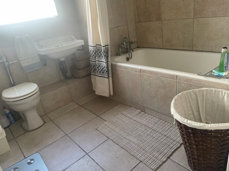 To Let 2 Bedroom Property for Rent in Sea Point Western Cape